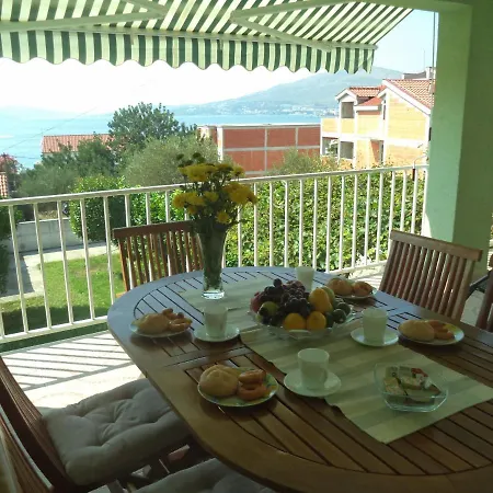 Apartments Dubravka Trogir Exterior photo