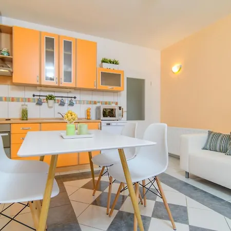 Apartments Dubravka Trogir Exterior photo