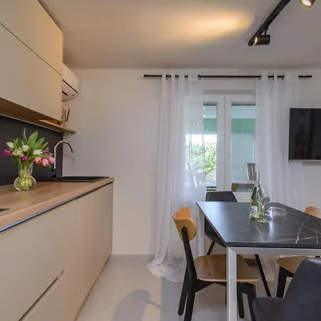 Apartments Dubravka Trogir Exterior photo