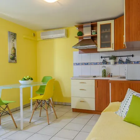 Apartments Dubravka Trogir Exterior photo